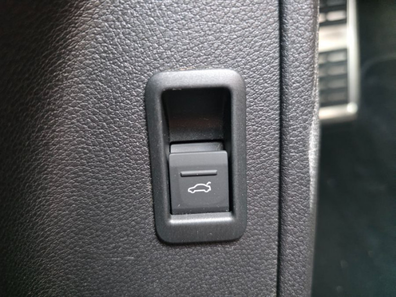 Photo 34 de l'offre de AUDI Q3 35 TDI 150 S tronic 7 S LINE JA19 LED Hayon EL. 1ère Main à 28900€ chez Mérignac auto