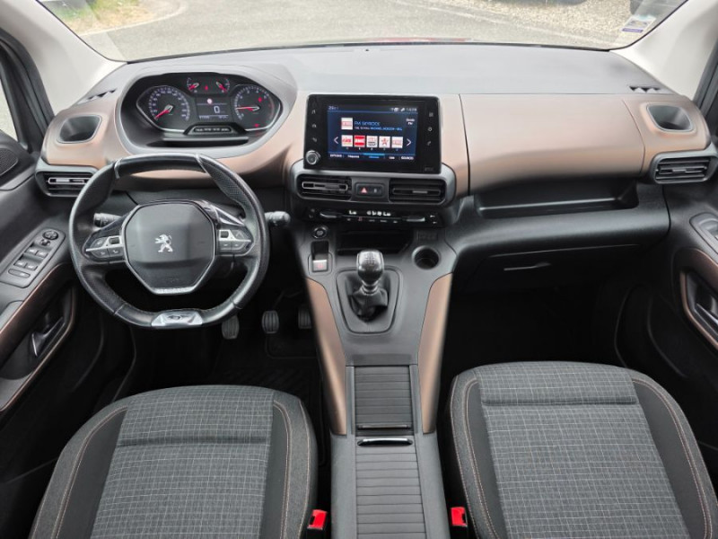 Photo 4 de l'offre de PEUGEOT RIFTER 1.5 BlueHDi 130 BVM6 GT JA17 230V Attel. à 21950€ chez Mérignac auto