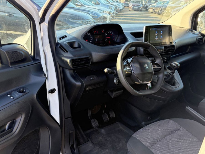 Photo 11 de l'offre de PEUGEOT RIFTER XL LONG 1.5 BlueHDi 100 BVM6 ACTIVE PACK N1 5PL CarPlay Attel. à 22750€ chez Mérignac auto