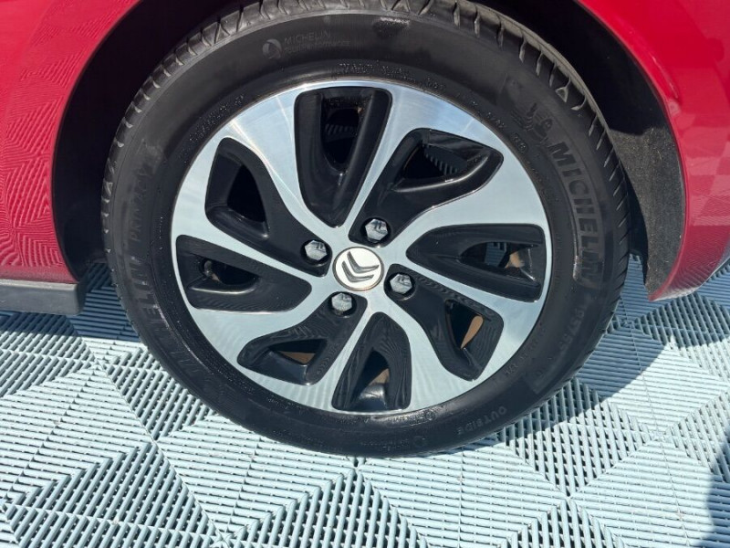 Photo 10 de l'offre de CITROEN DS3 1.6 E-HDI 90 SO CHIC JA16 Radar à 8900€ chez Mérignac auto