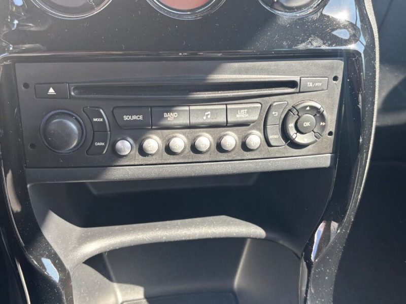 Photo 21 de l'offre de CITROEN DS3 1.6 E-HDI 90 SO CHIC JA16 Radar à 8900€ chez Mérignac auto
