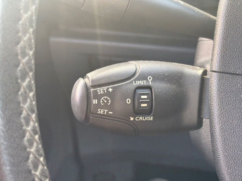 Photo 17 de l'offre de CITROEN DS3 1.6 E-HDI 90 SO CHIC JA16 Radar à 8900€ chez Mérignac auto