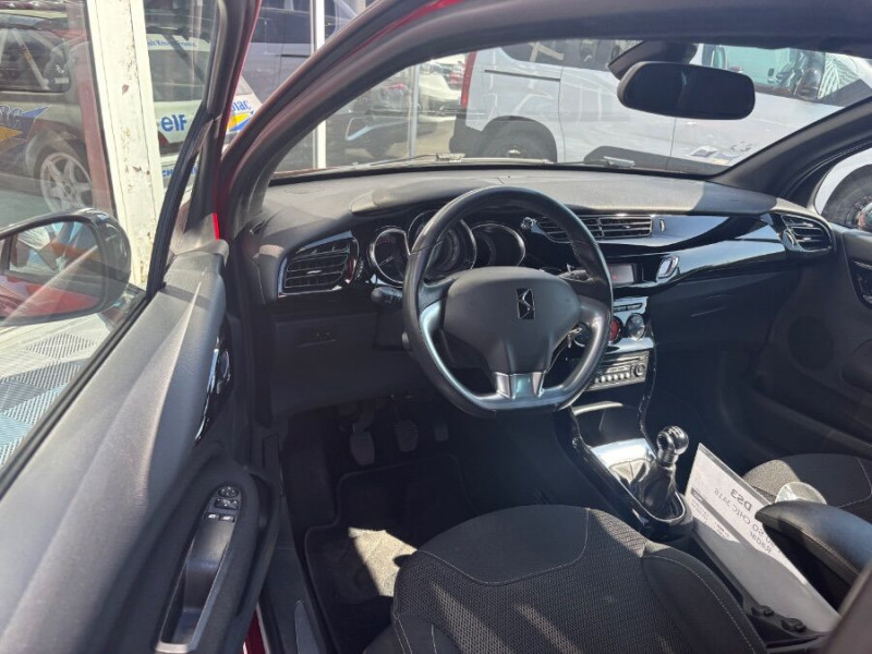 Photo 12 de l'offre de CITROEN DS3 1.6 E-HDI 90 SO CHIC JA16 Radar à 8900€ chez Mérignac auto