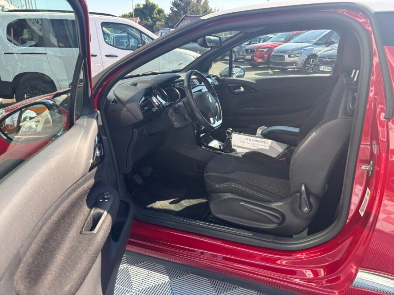 Photo 13 de l'offre de CITROEN DS3 1.6 E-HDI 90 SO CHIC JA16 Radar à 8900€ chez Mérignac auto