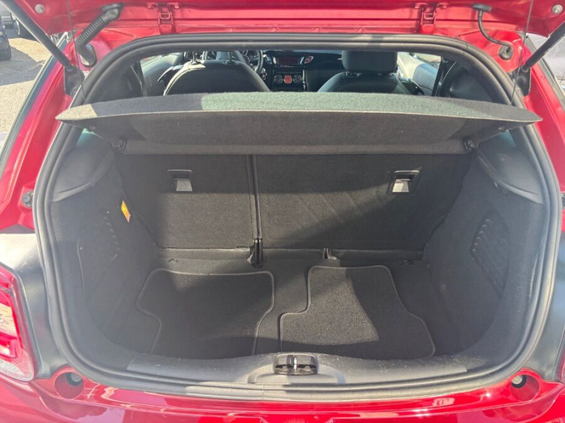 Photo 11 de l'offre de CITROEN DS3 1.6 E-HDI 90 SO CHIC JA16 Radar à 8900€ chez Mérignac auto