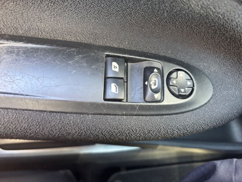 Photo 14 de l'offre de CITROEN DS3 1.6 E-HDI 90 SO CHIC JA16 Radar à 8900€ chez Mérignac auto