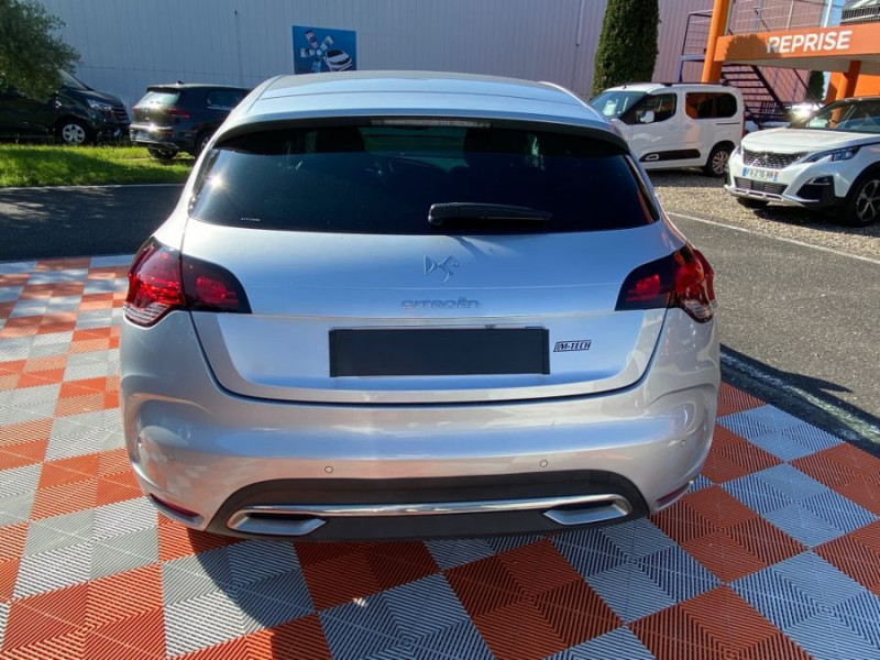 Photo 31 de l'offre de CITROEN DS4 1.6 THP 200 BVM6 SPORT CHIC CUIR JA18 Radars à 9950€ chez Mérignac auto