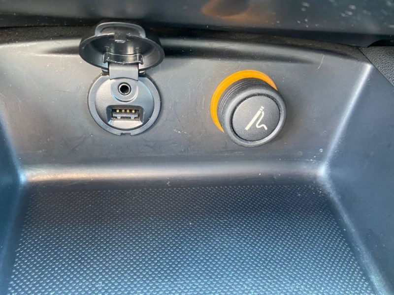 Photo 15 de l'offre de CITROEN DS4 1.6 THP 200 BVM6 SPORT CHIC CUIR JA18 Radars à 9950€ chez Mérignac auto