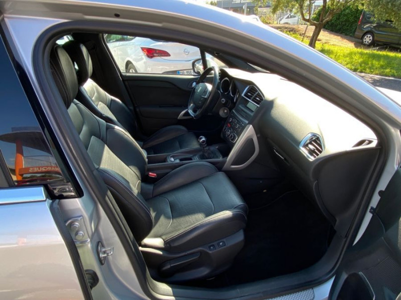 Photo 13 de l'offre de CITROEN DS4 1.6 THP 200 BVM6 SPORT CHIC CUIR JA18 Radars à 9950€ chez Mérignac auto