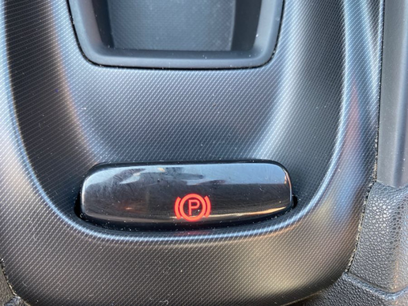 Photo 18 de l'offre de CITROEN DS4 1.6 THP 200 BVM6 SPORT CHIC CUIR JA18 Radars à 9950€ chez Mérignac auto