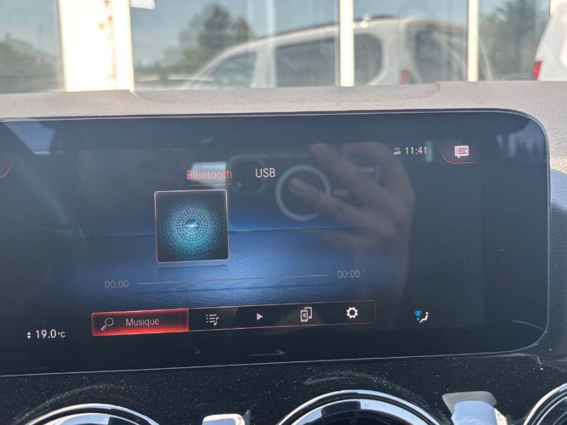 Photo 26 de l'offre de MERCEDES-BENZ CLASSE B 180 Ess. 136cv BVM6 BUSINESS GPS SC Camera Attel. 1ère Main à 21750€ chez Mérignac auto