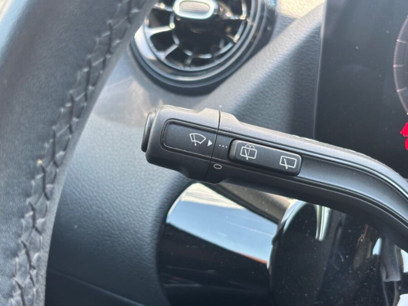 Photo 25 de l'offre de MERCEDES-BENZ CLASSE B 180 Ess. 136cv BVM6 BUSINESS GPS SC Camera Attel. 1ère Main à 21750€ chez Mérignac auto