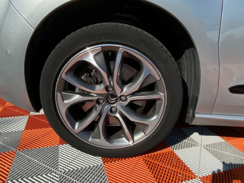 Photo 29 de l'offre de CITROEN DS4 1.6 THP 200 BVM6 SPORT CHIC CUIR JA18 Radars à 9950€ chez Mérignac auto