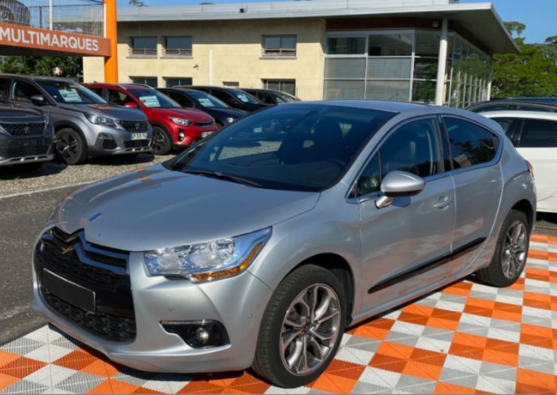 Citroen DS4 1.6 THP 200 BVM6 SPORT CHIC CUIR JA18 Radars ESSENCE GRIS ALU Occasion à vendre