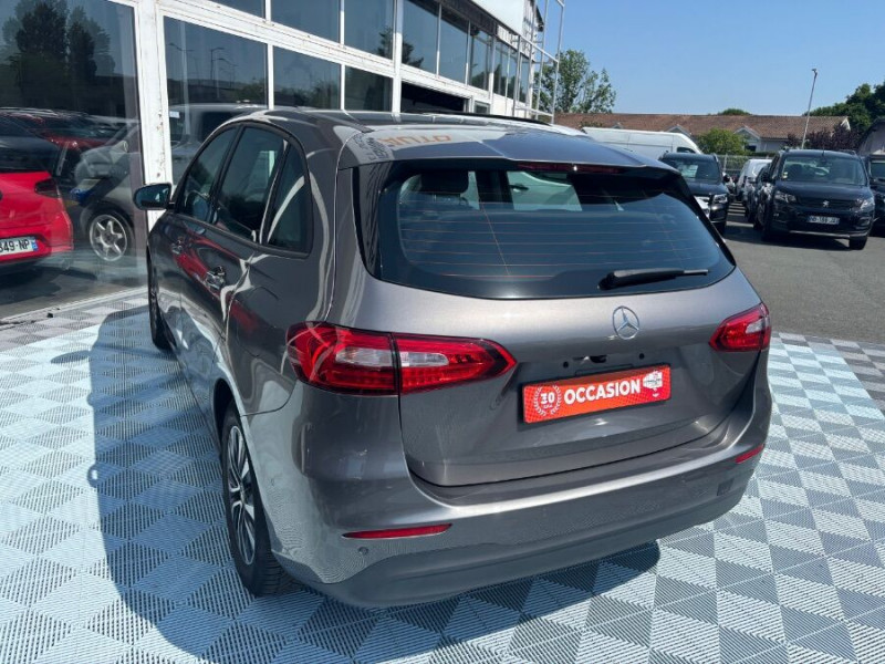 Photo 3 de l'offre de MERCEDES-BENZ CLASSE B 180 Ess. 136cv BVM6 BUSINESS GPS SC Camera Attel. 1ère Main à 21750€ chez Mérignac auto