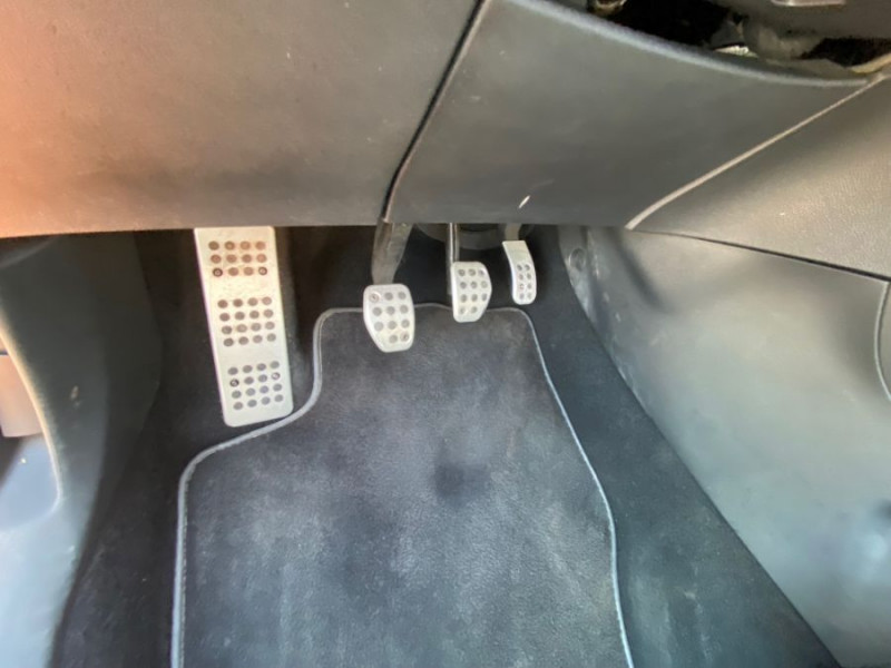 Photo 21 de l'offre de CITROEN DS4 1.6 THP 200 BVM6 SPORT CHIC CUIR JA18 Radars à 9950€ chez Mérignac auto