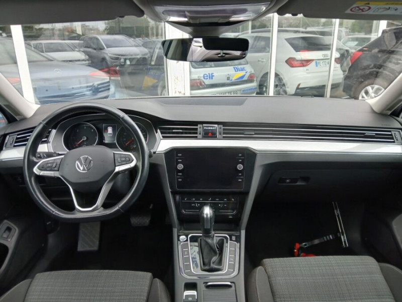 Photo 19 de l'offre de VOLKSWAGEN PASSAT SW VIII 2.0 TDI 122 DSG7 STYLE BUSINESS GPS Radars ACC Hayon EL. 1ère Main à 21450€ chez Mérignac auto