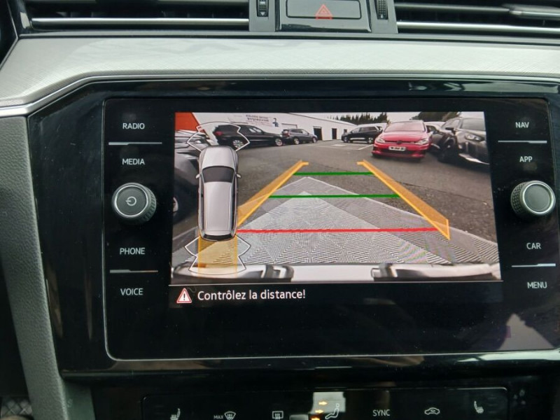 Photo 7 de l'offre de VOLKSWAGEN PASSAT SW VIII 2.0 TDI 122 DSG7 STYLE BUSINESS GPS Radars ACC Hayon EL. 1ère Main à 21450€ chez Mérignac auto