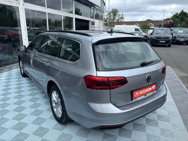 Photo 10 de l'offre de VOLKSWAGEN PASSAT SW VIII 2.0 TDI 122 DSG7 STYLE BUSINESS GPS Radars ACC Hayon EL. 1ère Main à 21450€ chez Mérignac auto