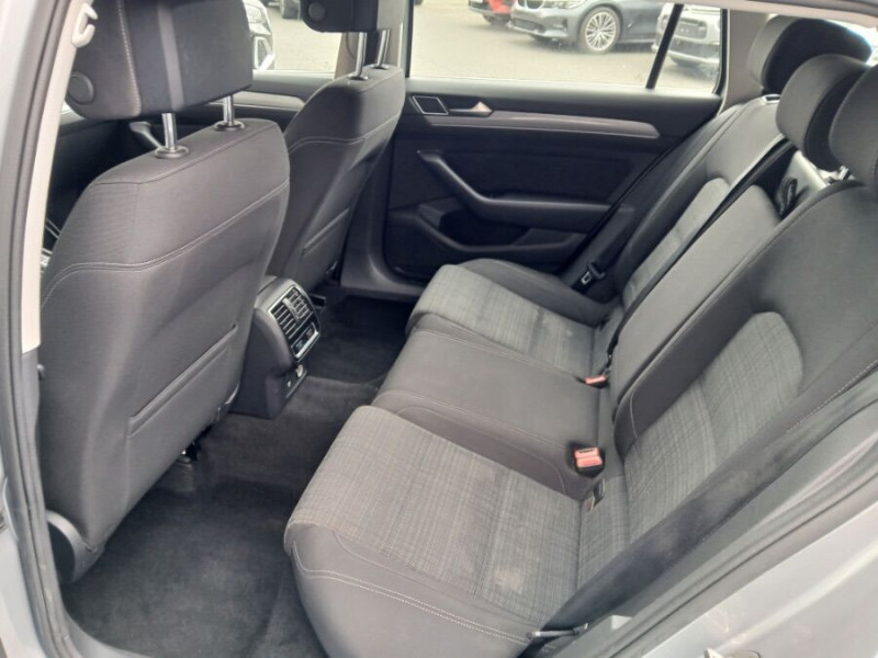 Photo 18 de l'offre de VOLKSWAGEN PASSAT SW VIII 2.0 TDI 122 DSG7 STYLE BUSINESS GPS Radars ACC Hayon EL. 1ère Main à 21450€ chez Mérignac auto