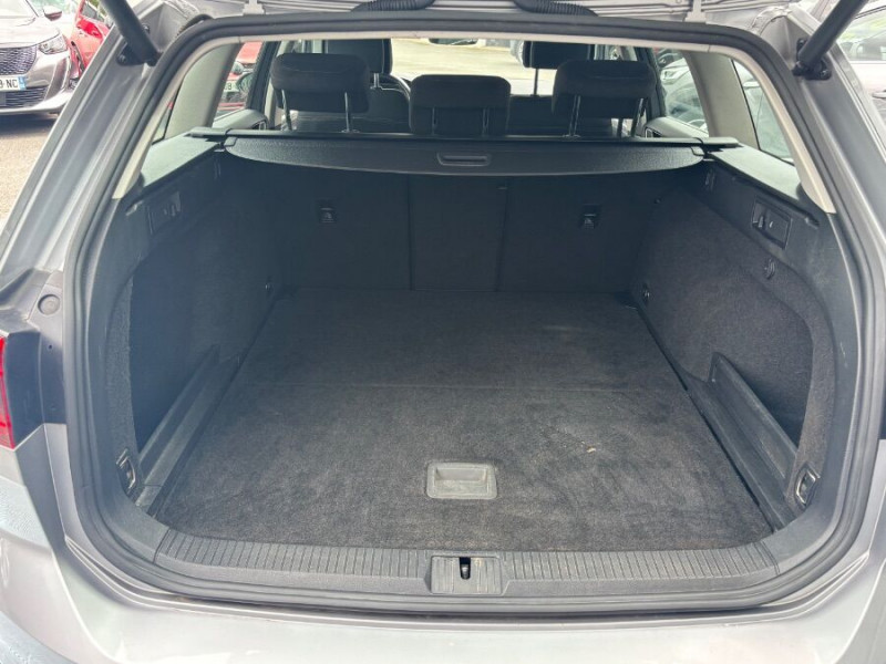 Photo 13 de l'offre de VOLKSWAGEN PASSAT SW VIII 2.0 TDI 122 DSG7 STYLE BUSINESS GPS Radars ACC Hayon EL. 1ère Main à 21450€ chez Mérignac auto