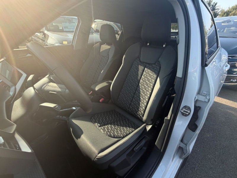 Photo 6 de l'offre de AUDI A1 SPORTBACK II 30 TFSI 110 S tronic 7 Pack Ext. S LINE JA18 Camera Key Less à 27450€ chez Mérignac auto