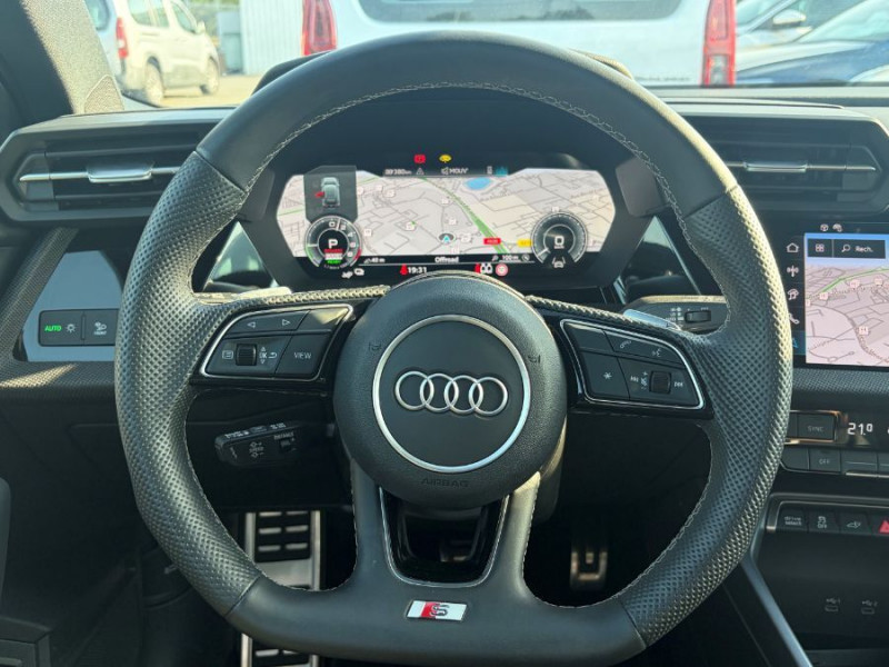 Photo 17 de l'offre de AUDI A3 SPORTBACK IV New 40 TFSIe 204 25.7kWh S Tronic S LINE 142Kms Elect. WLTP Key Less Hayon EL. à 39450€ chez Mérignac auto