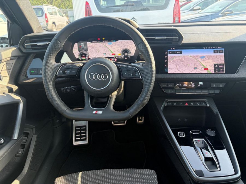 Photo 4 de l'offre de AUDI A3 SPORTBACK IV New 40 TFSIe 204 25.7kWh S Tronic S LINE 142Kms Elect. WLTP Key Less Hayon EL. à 39450€ chez Mérignac auto