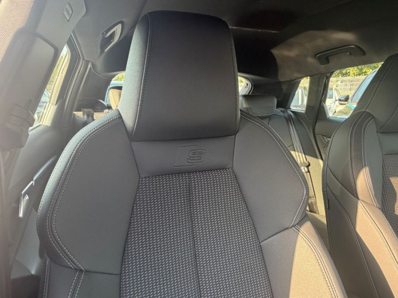 Photo 7 de l'offre de AUDI A3 SPORTBACK IV New 40 TFSIe 204 25.7kWh S Tronic S LINE 142Kms Elect. WLTP Key Less Hayon EL. à 39450€ chez Mérignac auto
