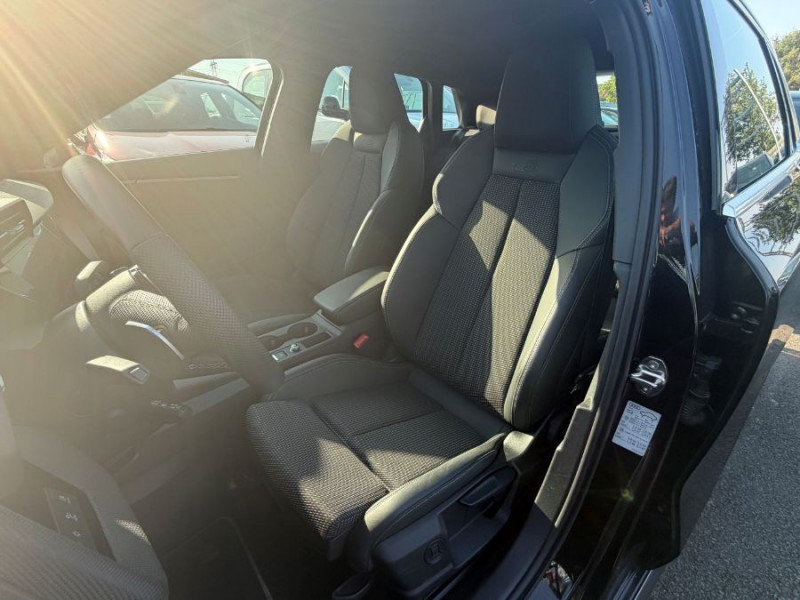 Photo 15 de l'offre de AUDI A3 SPORTBACK IV New 40 TFSIe 204 25.7kWh S Tronic S LINE 142Kms Elect. WLTP Key Less Hayon EL. à 39450€ chez Mérignac auto