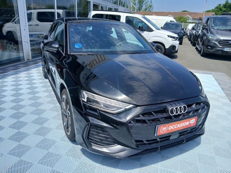 Photo 2 de l'offre de AUDI A3 SPORTBACK IV New 40 TFSIe 204 25.7kWh S Tronic S LINE 142Kms Elect. WLTP Key Less Hayon EL. à 39450€ chez Mérignac auto
