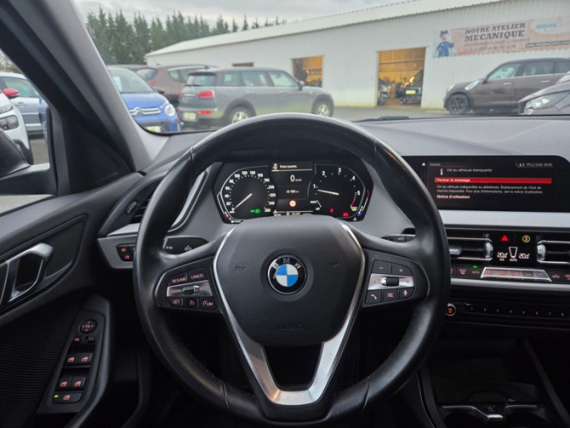 Photo 14 de l'offre de BMW SERIE 1 (F40) 118DA 150 BVA8 BUSINESS GPS Keyless SC Attel. à 21450€ chez Mérignac auto