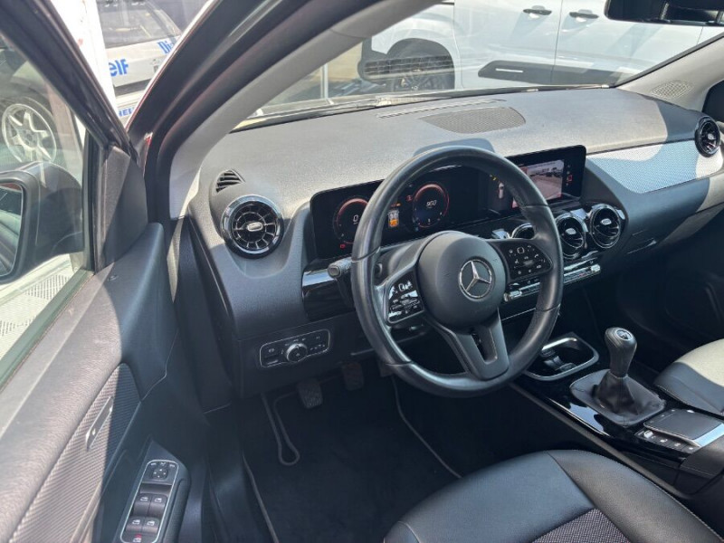 Photo 17 de l'offre de MERCEDES-BENZ CLASSE B 180 Ess. 136cv BVM6 BUSINESS GPS SC Camera Attel. 1ère Main à 21750€ chez Mérignac auto