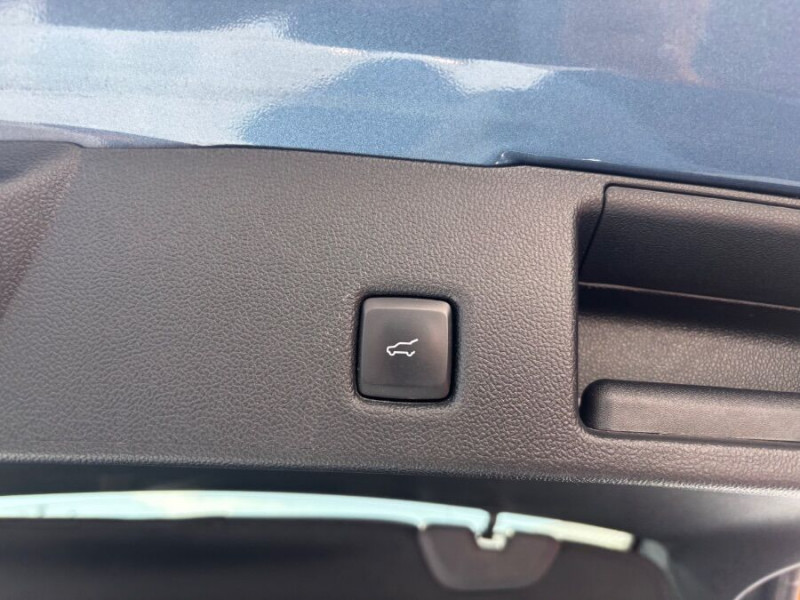 Photo 7 de l'offre de FORD KUGA 2.0 ECOBLUE D 120 BVA8 ST LINE X 360° Attel. Options... à 25390€ chez Mérignac auto