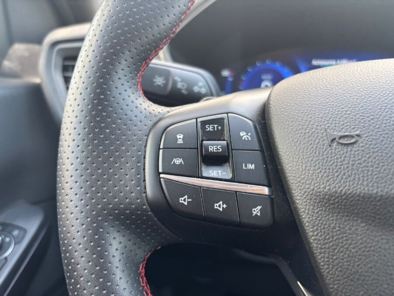 Photo 22 de l'offre de FORD KUGA 2.0 ECOBLUE D 120 BVA8 ST LINE X 360° Attel. Options... à 25390€ chez Mérignac auto
