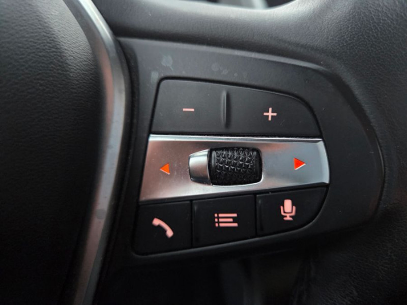 Photo 25 de l'offre de BMW SERIE 1 (F40) 118DA 150 BVA8 BUSINESS GPS Keyless SC Attel. à 21450€ chez Mérignac auto