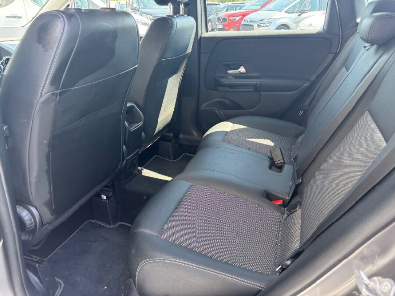 Photo 22 de l'offre de MERCEDES-BENZ CLASSE B 180 Ess. 136cv BVM6 BUSINESS GPS SC Camera Attel. 1ère Main à 21750€ chez Mérignac auto