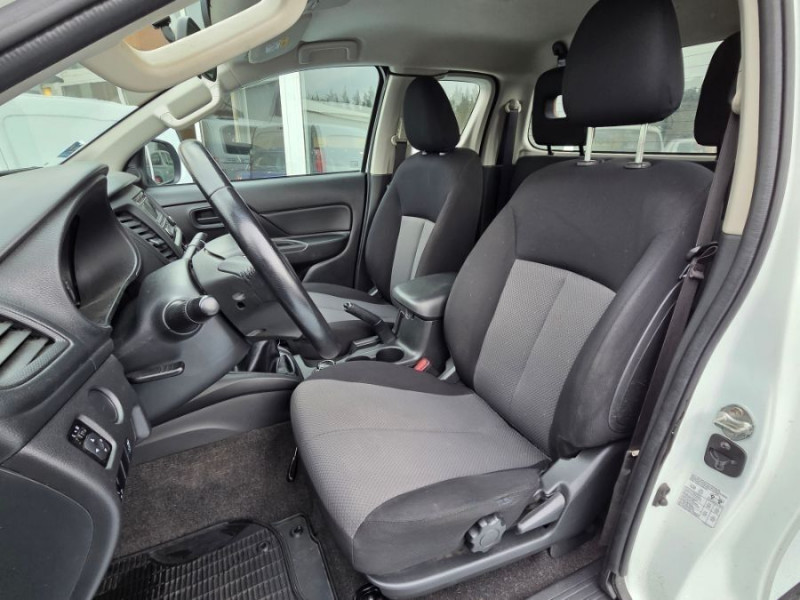 Photo 4 de l'offre de MITSUBISHI L200 2.2 DI-D 150 BVM6 4WD CLUB CAB INVITE CLIM à 28900€ chez Mérignac auto