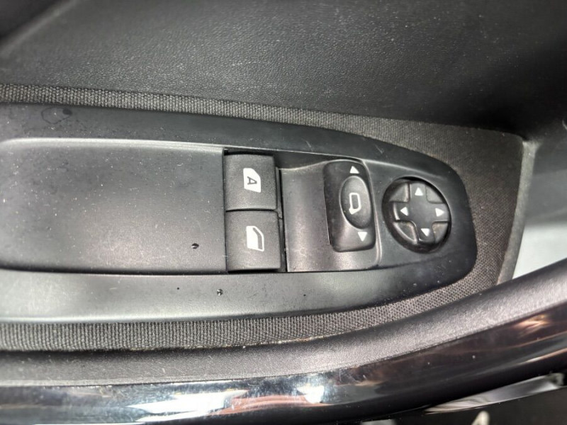 Photo 17 de l'offre de PEUGEOT 208 1.6 BlueHDi 75 ACTIVE CLIM Bluetooth à 10980€ chez Mérignac auto