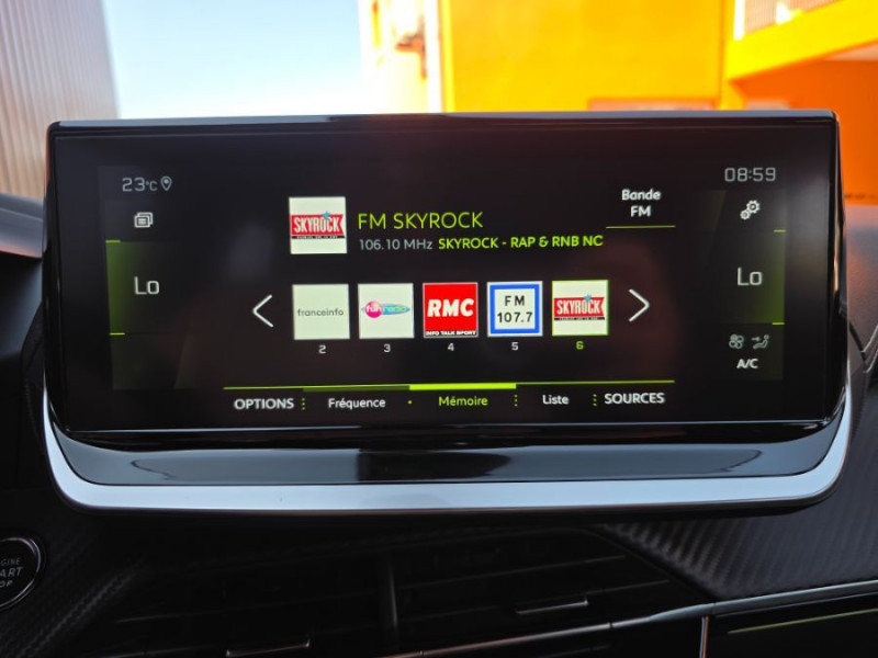 Photo 23 de l'offre de PEUGEOT 2008 1.5 BlueHDi 110 BVM6 GT GPS Camera SC à 18950€ chez Mérignac auto