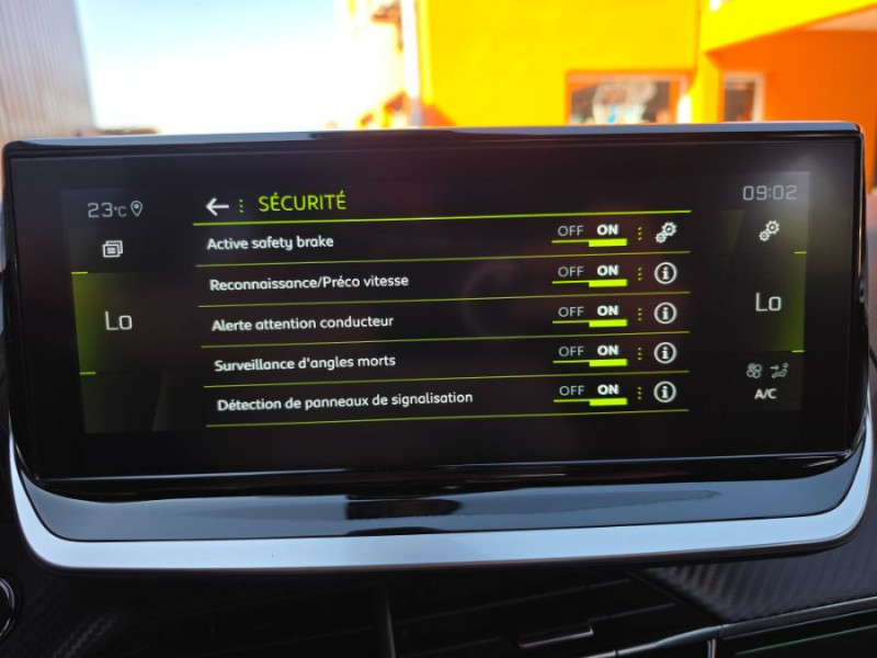 Photo 39 de l'offre de PEUGEOT 2008 1.5 BlueHDi 110 BVM6 GT GPS Camera SC à 18950€ chez Mérignac auto