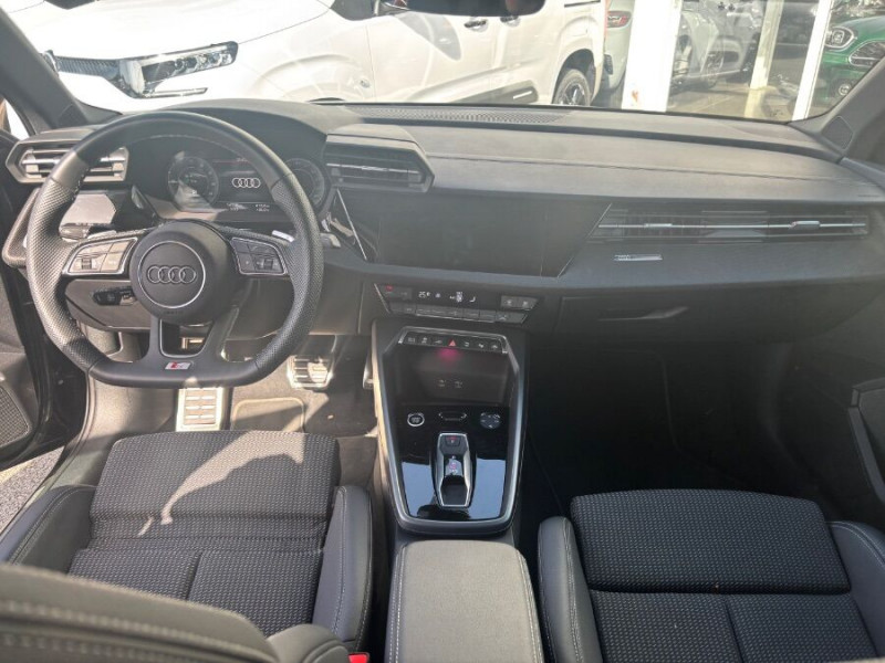 Photo 29 de l'offre de AUDI A3 SPORTBACK IV New 40 TFSIe 204 25.7kWh S Tronic S LINE 142Kms Elect. WLTP Key Less Hayon EL. à 39450€ chez Mérignac auto