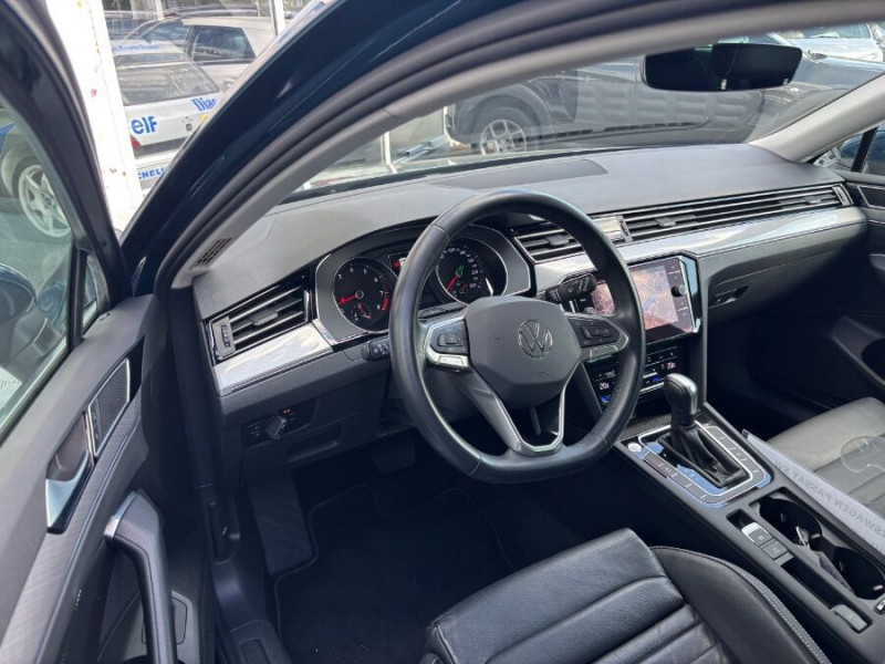 Photo 16 de l'offre de VOLKSWAGEN PASSAT SW VIII 1.5 TSI 150 DSG7 STYLE BUSINESS CUIR GPS ACC Hayon EL. 1ère Main à 28900€ chez Mérignac auto