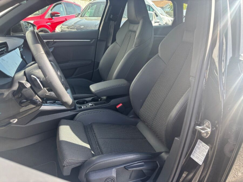 Photo 5 de l'offre de AUDI A3 SPORTBACK IV New 40 TFSIe 204 25.7kWh S Tronic S LINE 142Kms Elect. WLTP Key Less Hayon EL. à 39450€ chez Mérignac auto