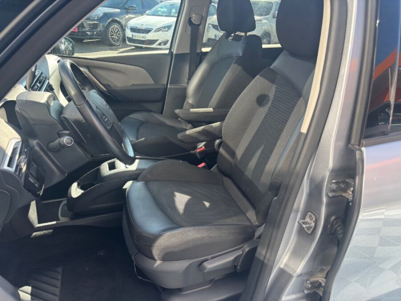 Photo 5 de l'offre de CITROEN GRAND C4 SPACETOURER 1.5 BlueHDi 130 EAT8 SHINE Cam360° Attel. 7PL 1ère Main à 23450€ chez Mérignac auto