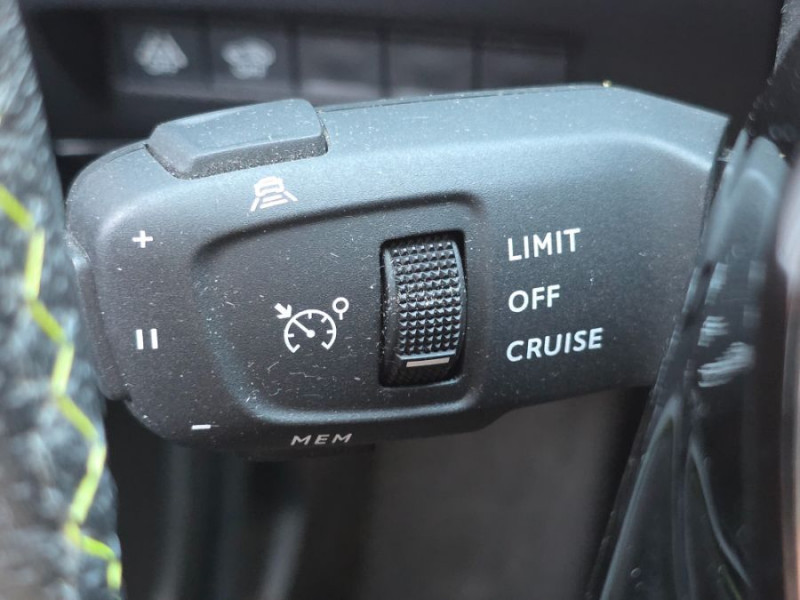 Photo 30 de l'offre de PEUGEOT 2008 1.5 BlueHDi 110 BVM6 GT GPS Camera SC à 18950€ chez Mérignac auto