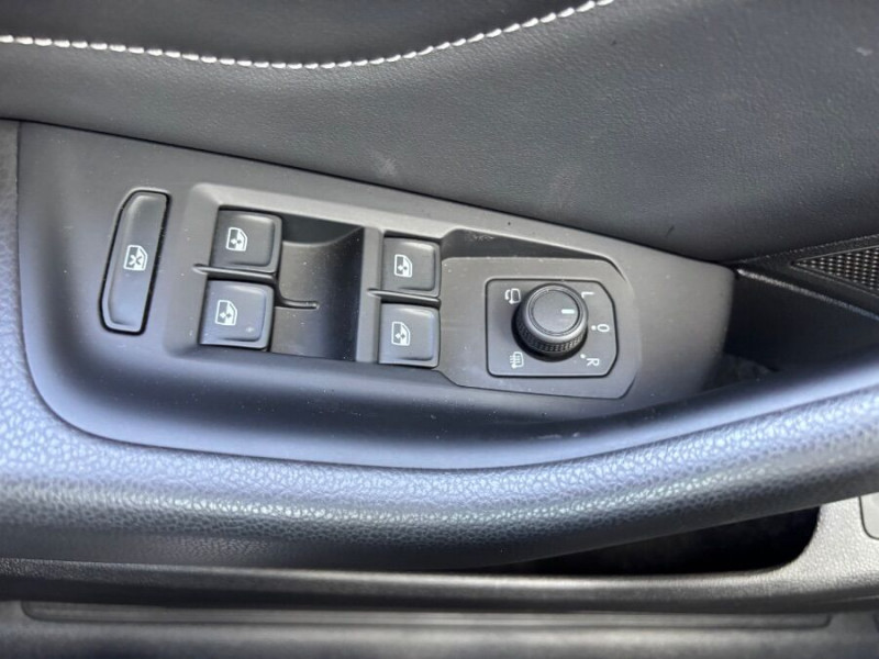 Photo 36 de l'offre de VOLKSWAGEN PASSAT SW VIII 1.5 TSI 150 DSG7 STYLE BUSINESS CUIR GPS ACC Hayon EL. 1ère Main à 28900€ chez Mérignac auto