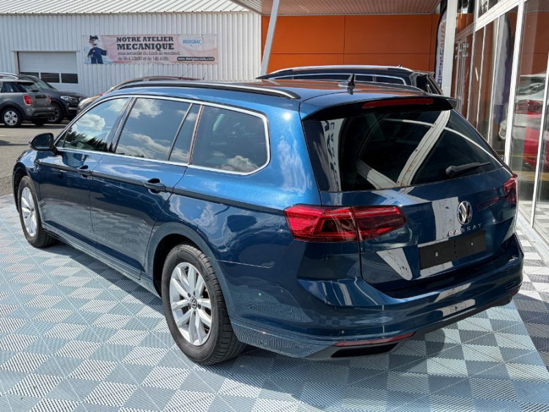 Photo 3 de l'offre de VOLKSWAGEN PASSAT SW VIII 1.5 TSI 150 DSG7 STYLE BUSINESS CUIR GPS ACC Hayon EL. 1ère Main à 28900€ chez Mérignac auto