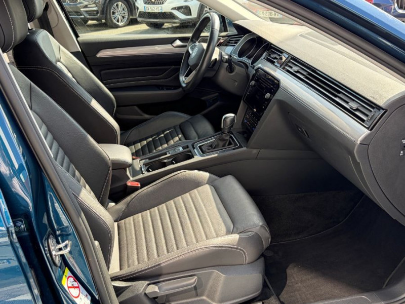 Photo 20 de l'offre de VOLKSWAGEN PASSAT SW VIII 1.5 TSI 150 DSG7 STYLE BUSINESS CUIR GPS ACC Hayon EL. 1ère Main à 28900€ chez Mérignac auto