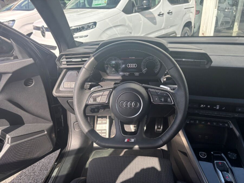 Photo 28 de l'offre de AUDI A3 SPORTBACK IV New 40 TFSIe 204 25.7kWh S Tronic S LINE 142Kms Elect. WLTP Key Less Hayon EL. à 39450€ chez Mérignac auto
